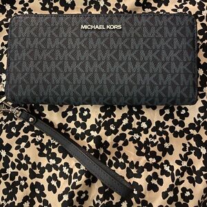 Michael Kors Blue Wristlet Wallet